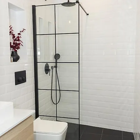 The Residential 1-bd With An Outdoor Thermal Pool 아파트